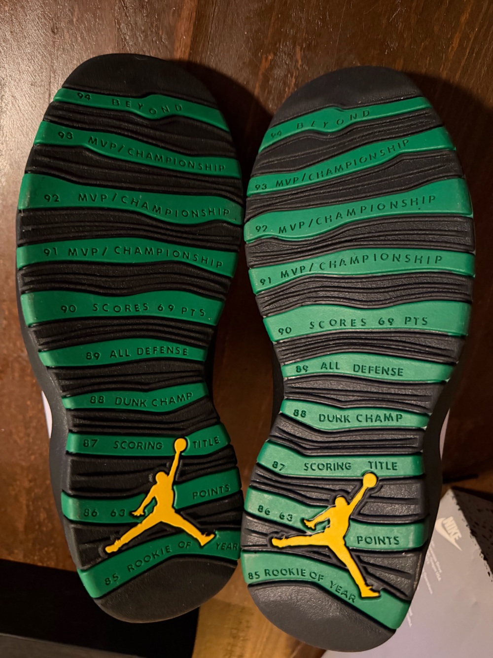 DeadStock Nike Air Jordan 10 Retro 'Seattle' Sneakers - 9.5M - Picture 6 of 11